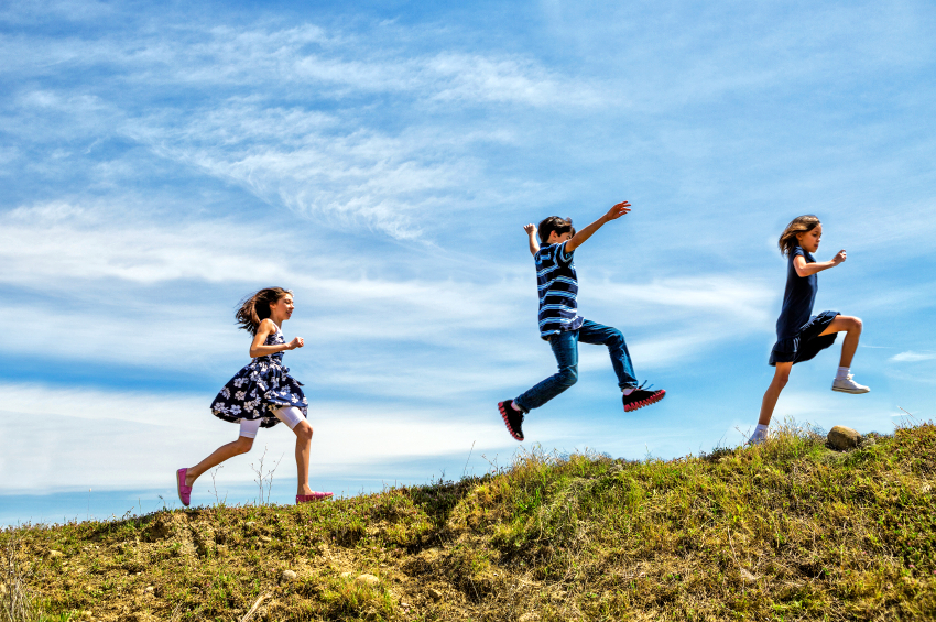 running, kids, running in field